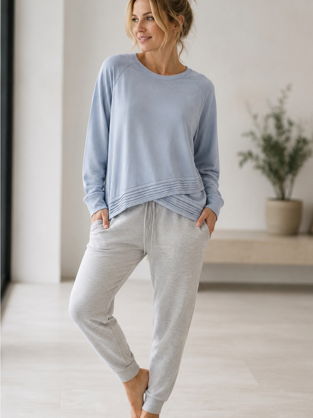 Athleta Pale Blue/Lavender Crossover Hem Long-Sleeve Sweatshirt XL